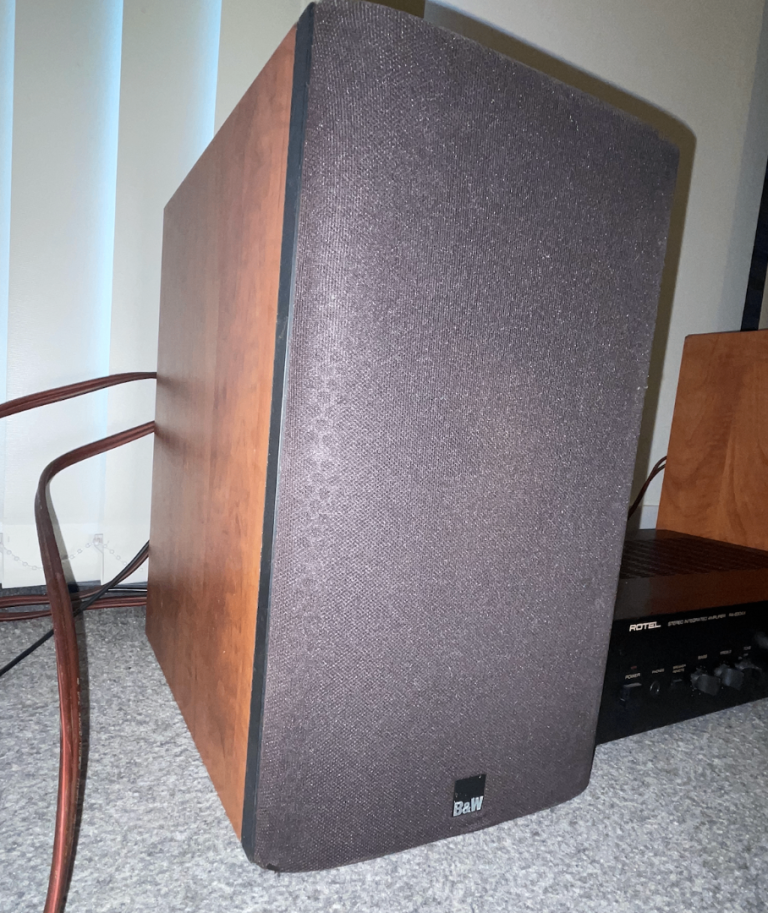 Pair of B&W 685 Oak Speakers (Used, Excellent Condition), Rotel Amp + all cables