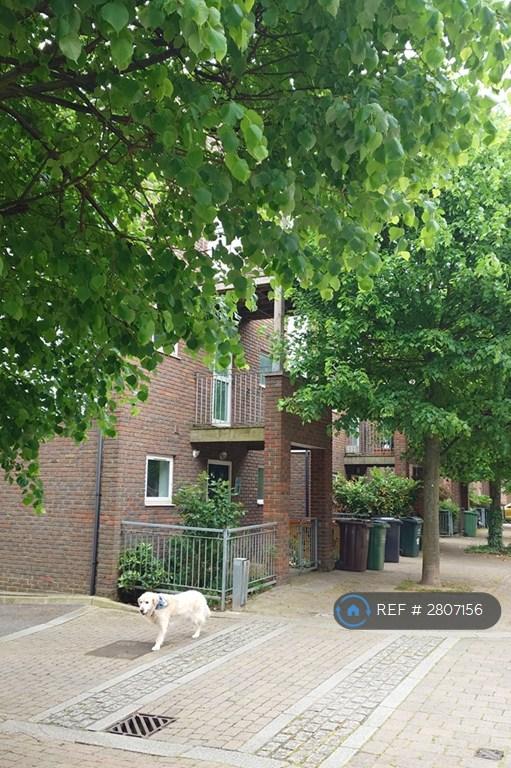3 bedroom house in Portland Place, Greenhithe, DA9 (3 bed) (#2807156)