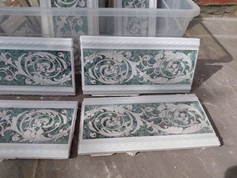 Green border tiles