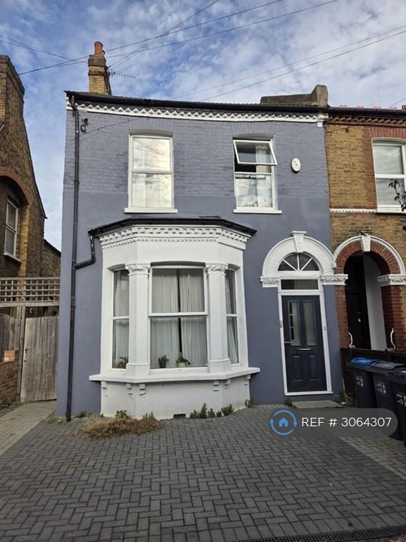 2 bedroom flat in Wilton Road, London, SW19 (2 bed) (#3064307)