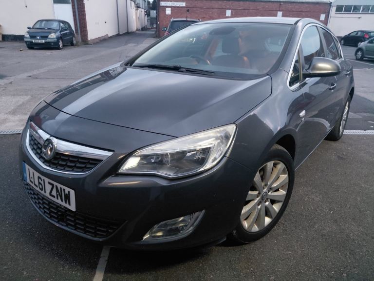 Vauxhall, ASTRA, Hatchback, 2011, Manual, 1956 (cc), 5 doors