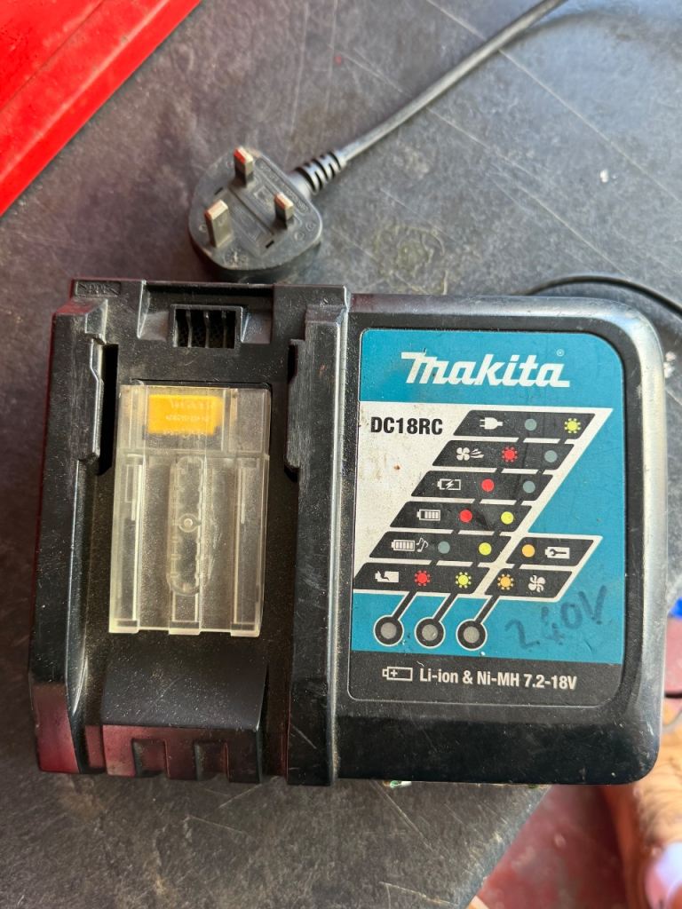 Makita battery charge in very good condition 