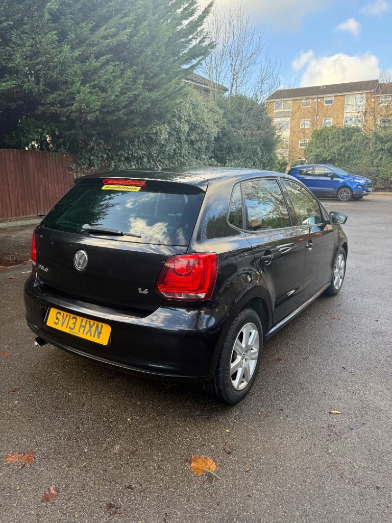 VOLKSWAGEN POLO Auto