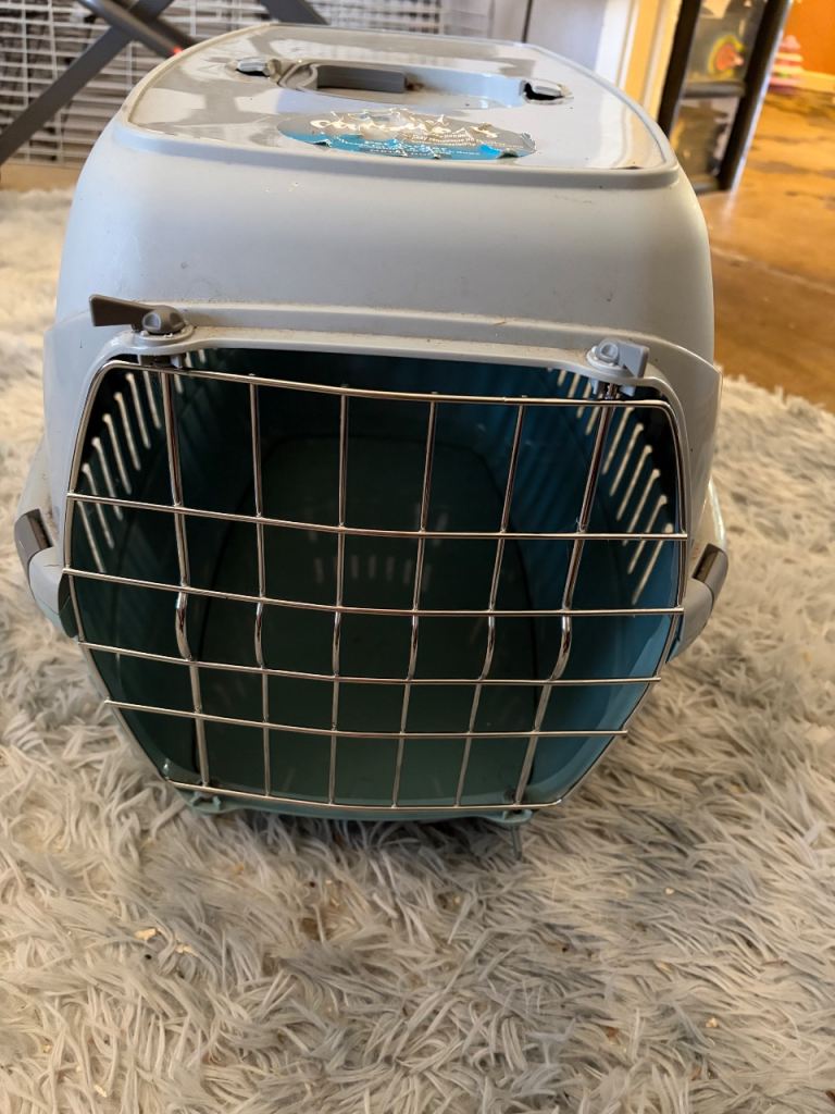 Cat carrier