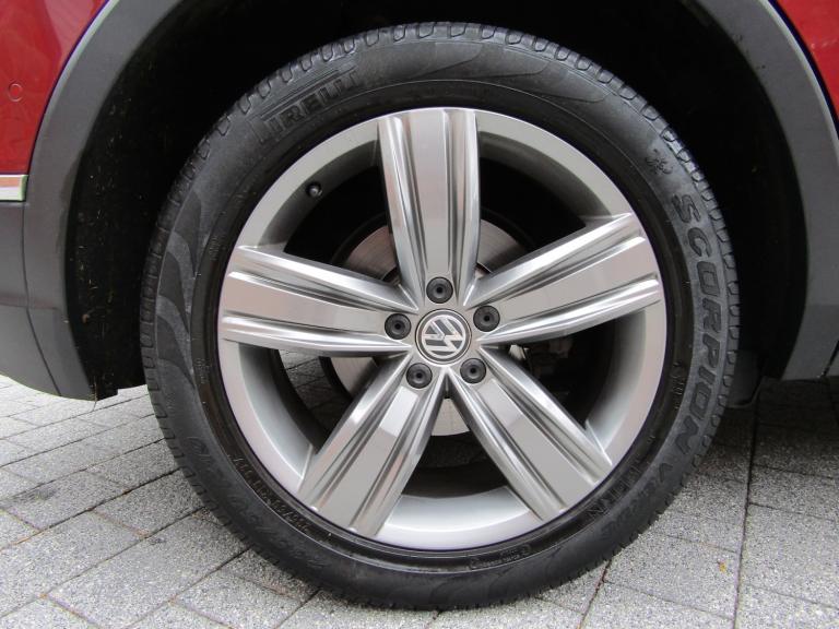 2017 Volkswagen Tiguan 2.0 TSi 180 4Motion SEL 5dr DSG ESTATE Petrol Automatic