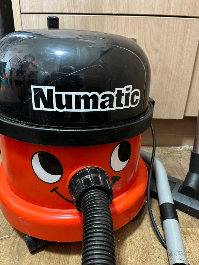 Vacuum henry 