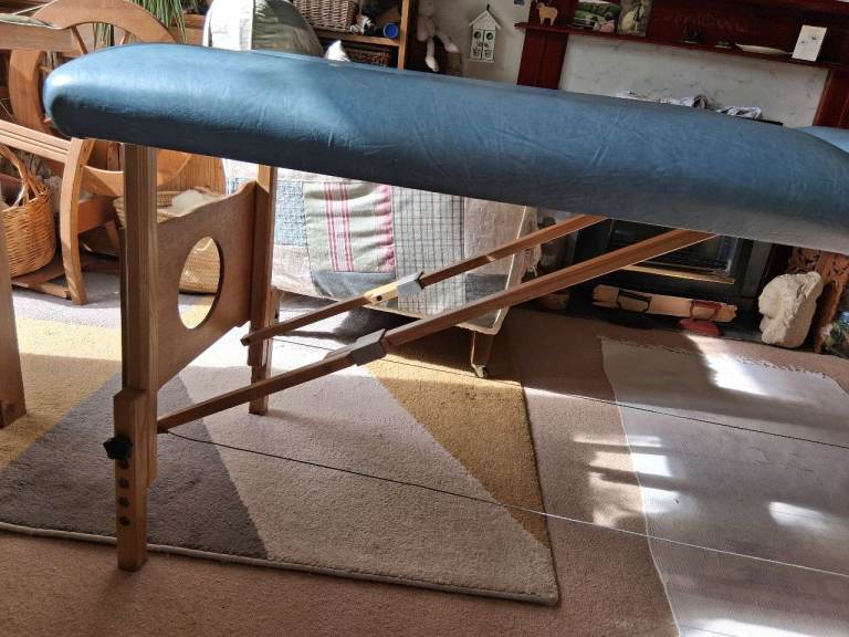 Sports massage couch