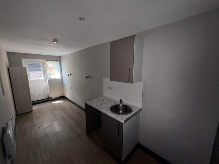 BENEFITS ACCEPTED - Studio Flat Available in Thamesmead Bexley SE28
