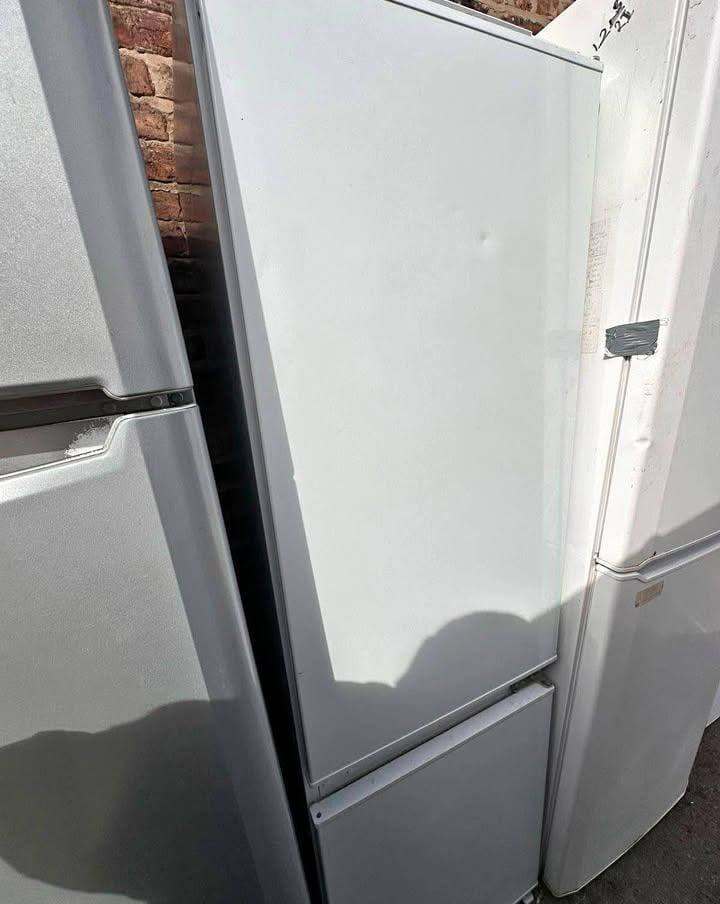 Fridge Freezer – White, Clean & Fully Working, Free Local Delivery