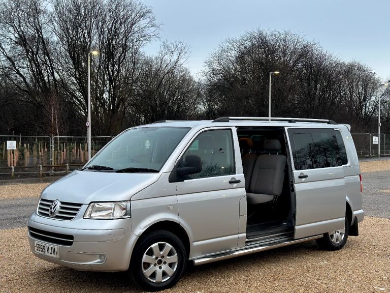 Volkswagen Shuttle 2.5 Diesel 9 Seater DSG Automatic Gearbox 