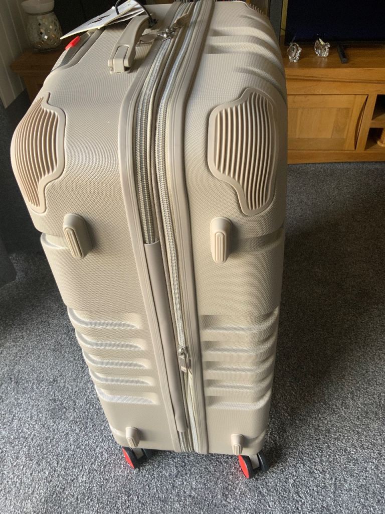 IT large suitcase 