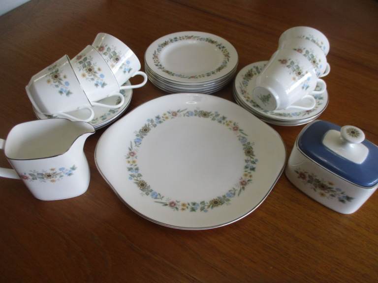 Vintage Royal Doulton English Fine Bone China tea set, Pastoral Design H5002, 21 piece set.