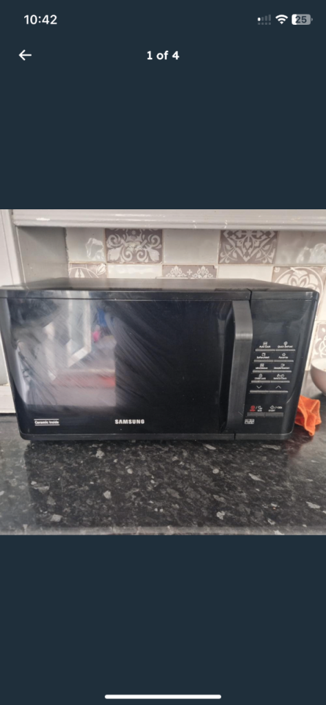 Samsung Microwave Oven - Black, Good Condition