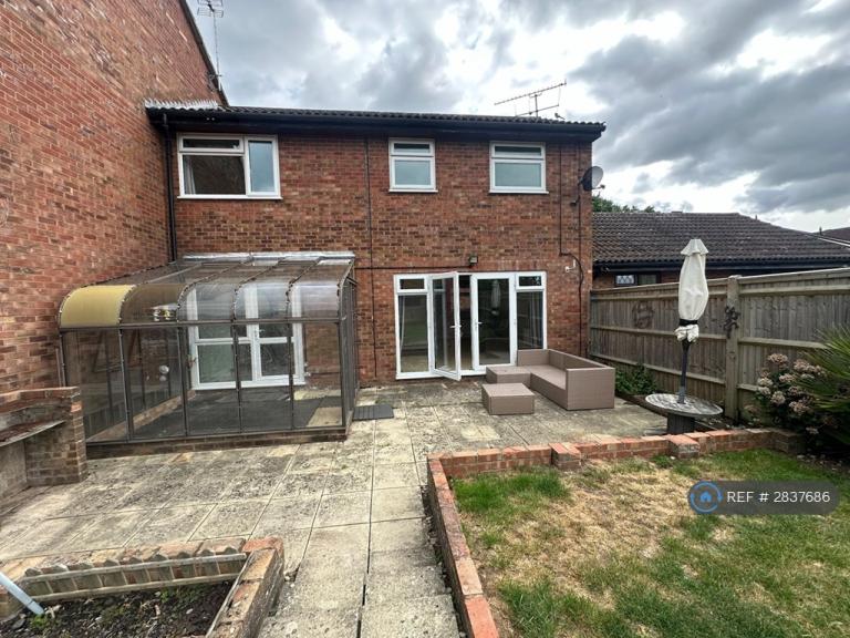 1 bedroom in Fleetham Gardens, Lower Earley, Reading, RG6 (#2837686)