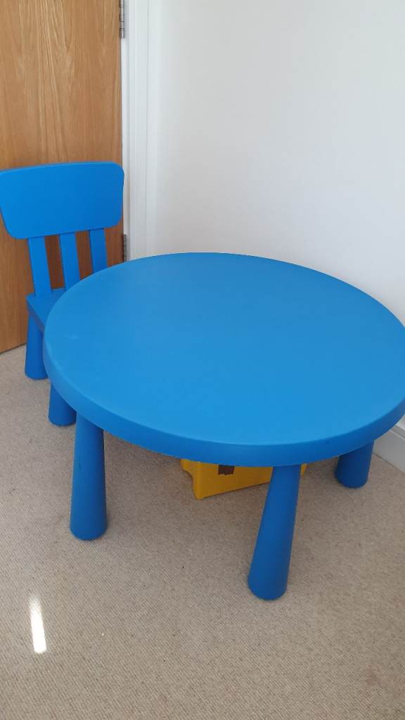 Children's table and chair