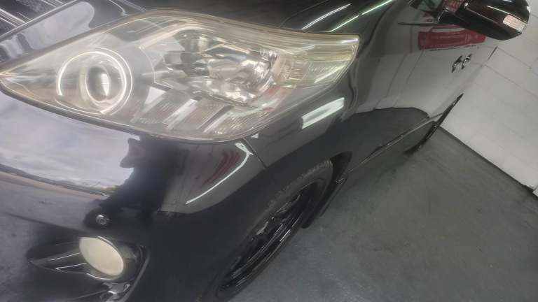 Toyota Alphard 2.4 black automatic 8 seater sunroofs fresh japanese import 2010