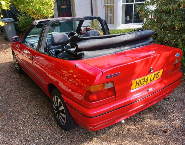 Ford, ESCORT CONVERTIBLE  1.6EFi 1991. 39,000 MILES! NEW M.O.T. MAJOR SERVICE. AMAZING!