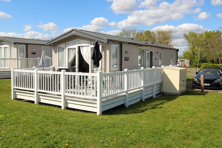 Swift Bordeaux Exclusive 2022 static caravan sited at Allhallows, Kent