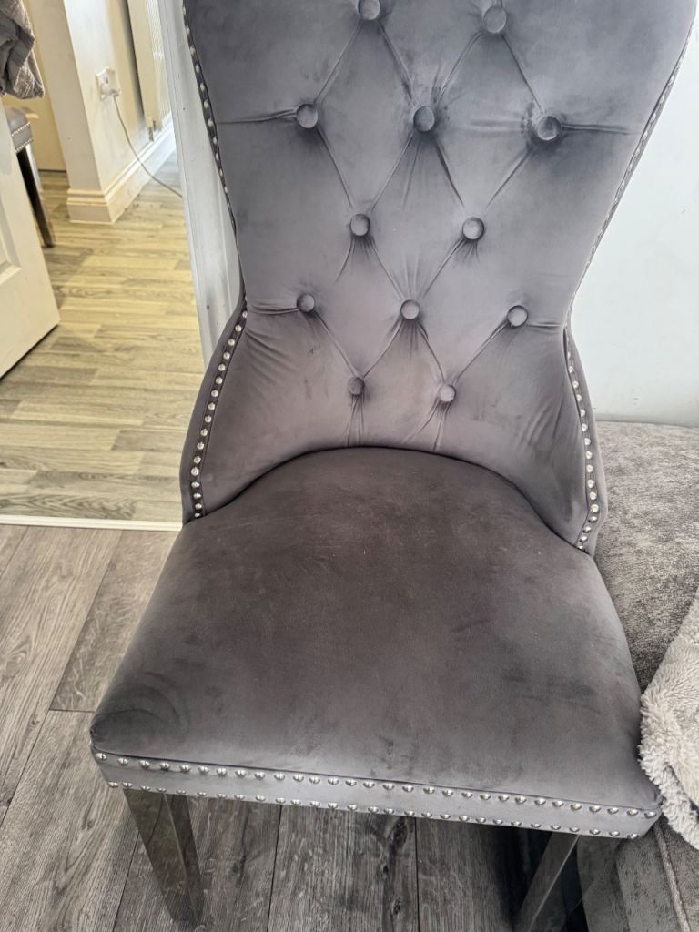  4 grey dinning chairs 