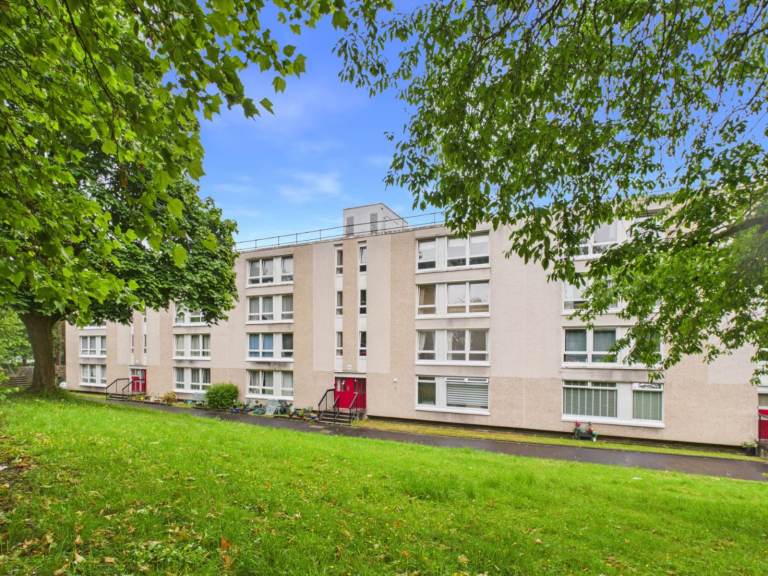 3 bedroom flat for rent in Glasgow