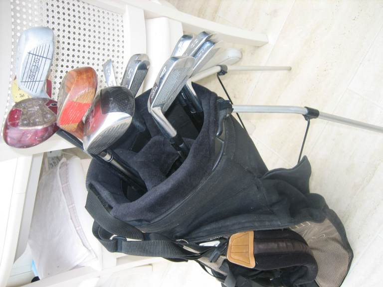Set of Golf Clubs with bag - Woods/Irons