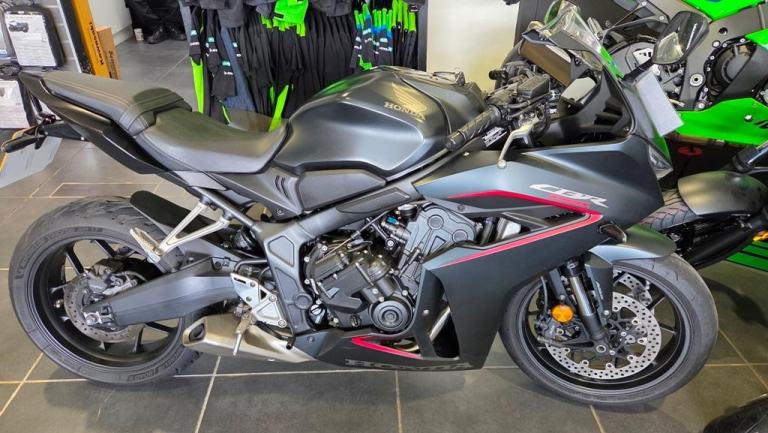 Honda CBR650R E-Clutch 2024 Model