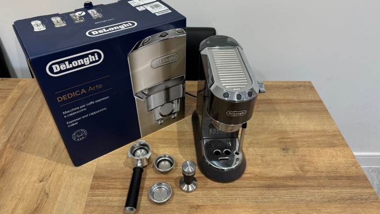 Delonghi Dedica Arte - EC885 Espresso Machine - Grey/Chrome
