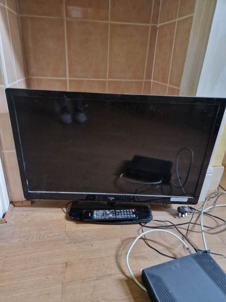 Logik 32in TV