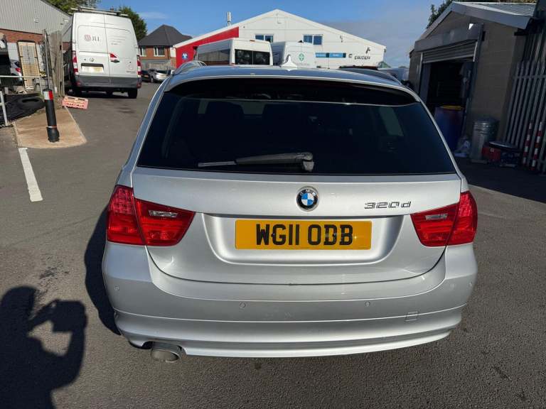 BMW 3 SERIES 2.0 320d Exclusive Edition 2011