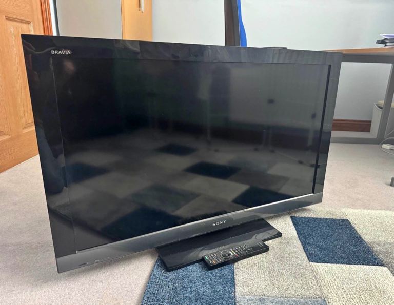 Sony Bravia 40” Lcd Full Hd Slimline Tv Built In Freeview With Remote & Stand Excellent Condition