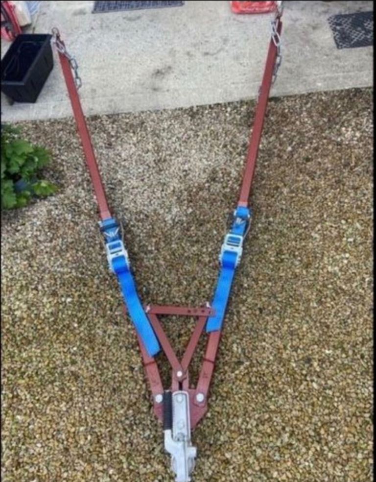 A-Frame Tow Bar for Vehicle Towing - Good Condition