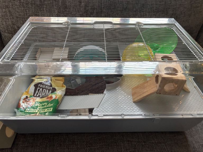 Free Russian Dwarf habitat cage and accessories