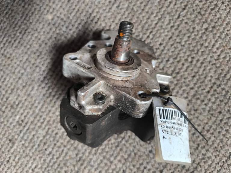 Volvo S40 1.9TD 2000 high pressure fuel pump 