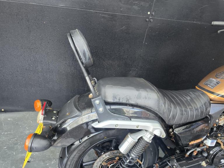 UM RENEGADE SPORT 125 PROJECT BIKE HPI CLEAR 