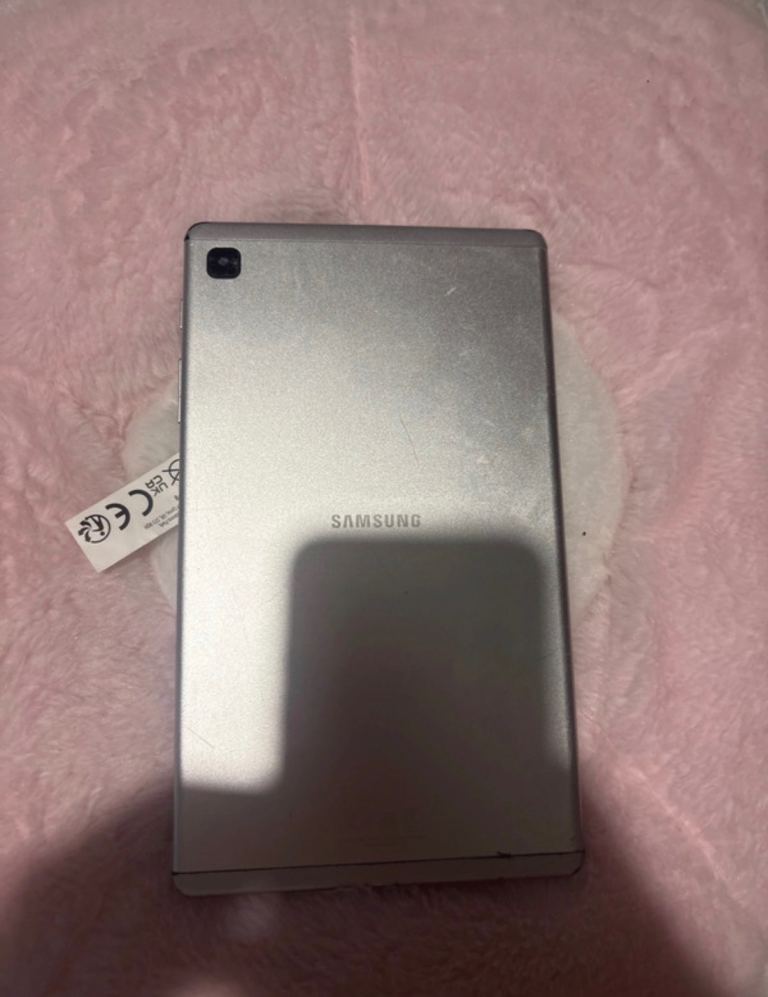 Samsung Tablet – Silver, Good Condition