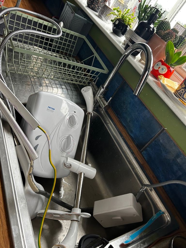 Triton Electric Shower Unit with Riser Rail and Head