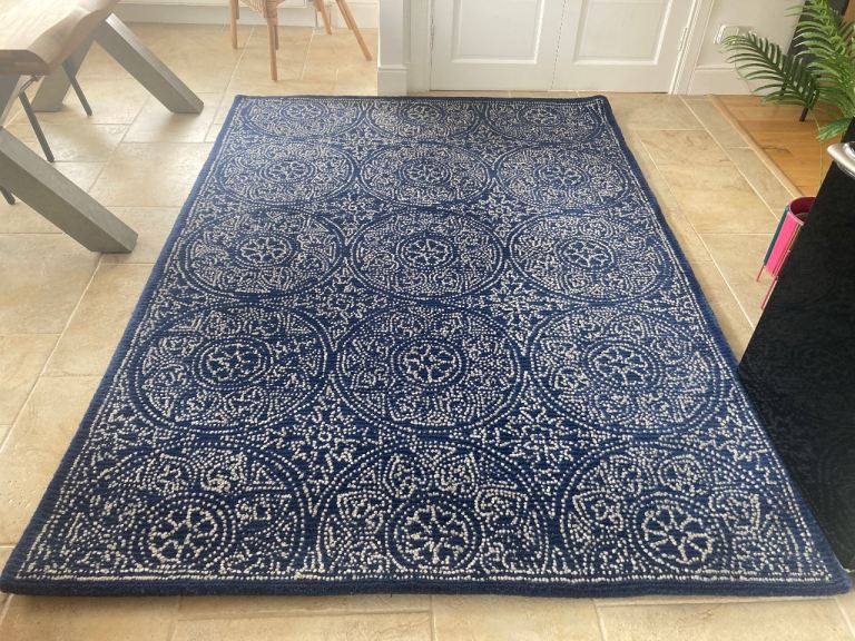Blue Patterned Rug – Good Condition