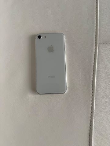 Apple iPhone 8 64GB - Silver, Good Condition | in Kilburn, London