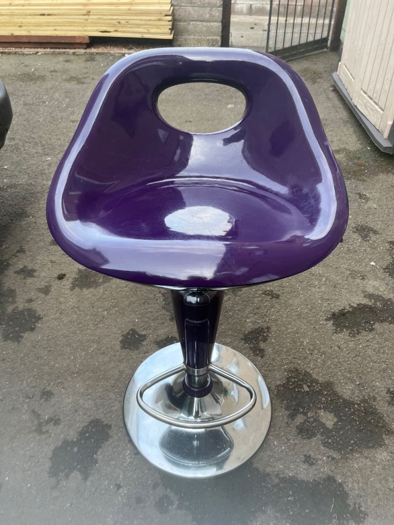 Swivel Bar Stool