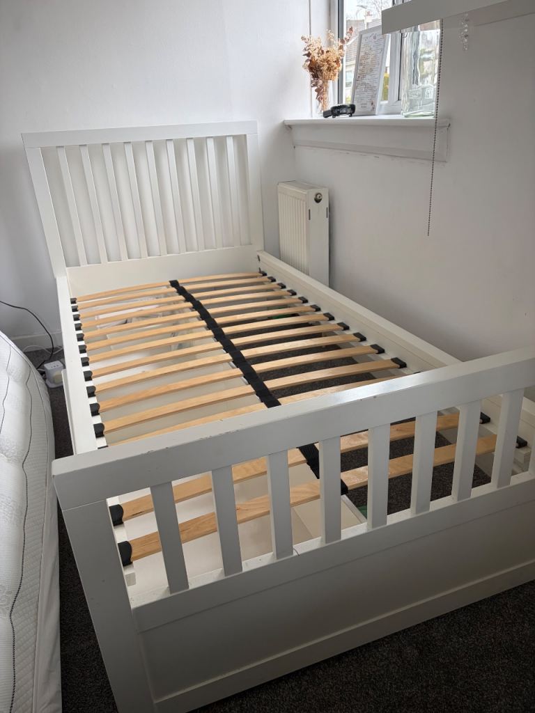 Single bed Shaker Spindle style bed - white