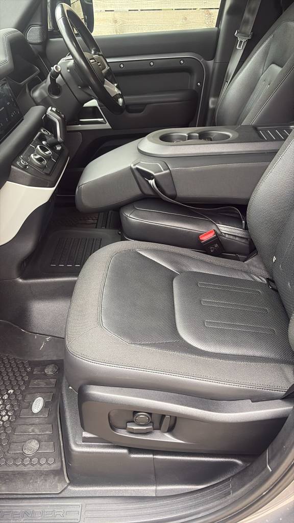 LAND ROVER DEFENDER 3.0 D250 MHEV SE 2021