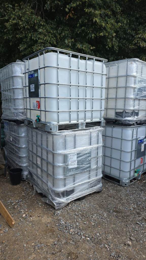 1000L capacity IBC tanks ideal for water storage