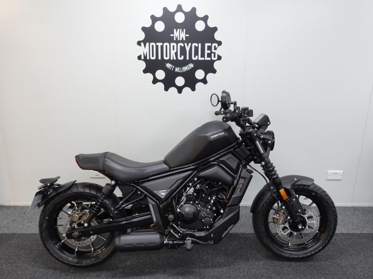 Zontes ZT-125 C. Black. Bobber. 2026 Model With TFT Display IN STORE NOW