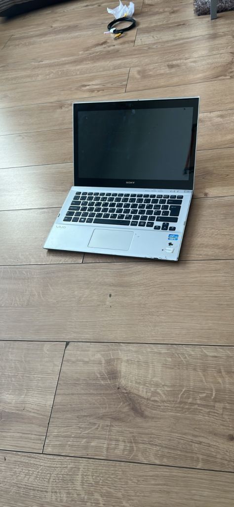 Sony Vaio Laptop SVT131A11M laptop - working but needs a reinstall 
