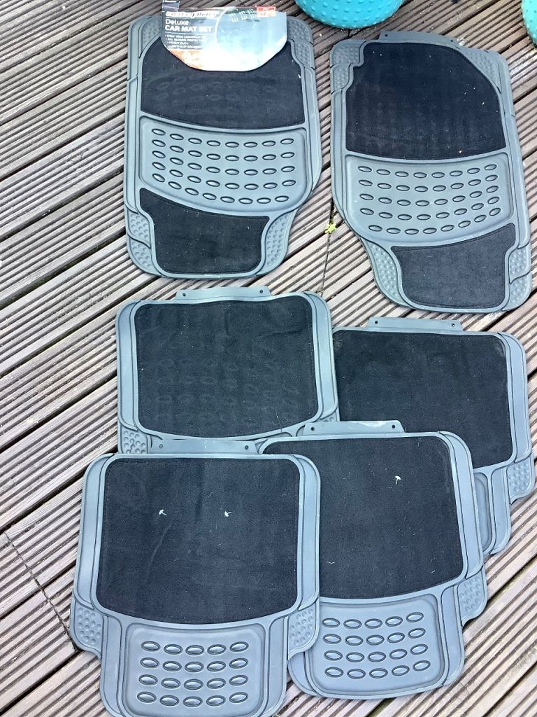 Universal Heavy-Duty Rubber Car Floor Mats Set