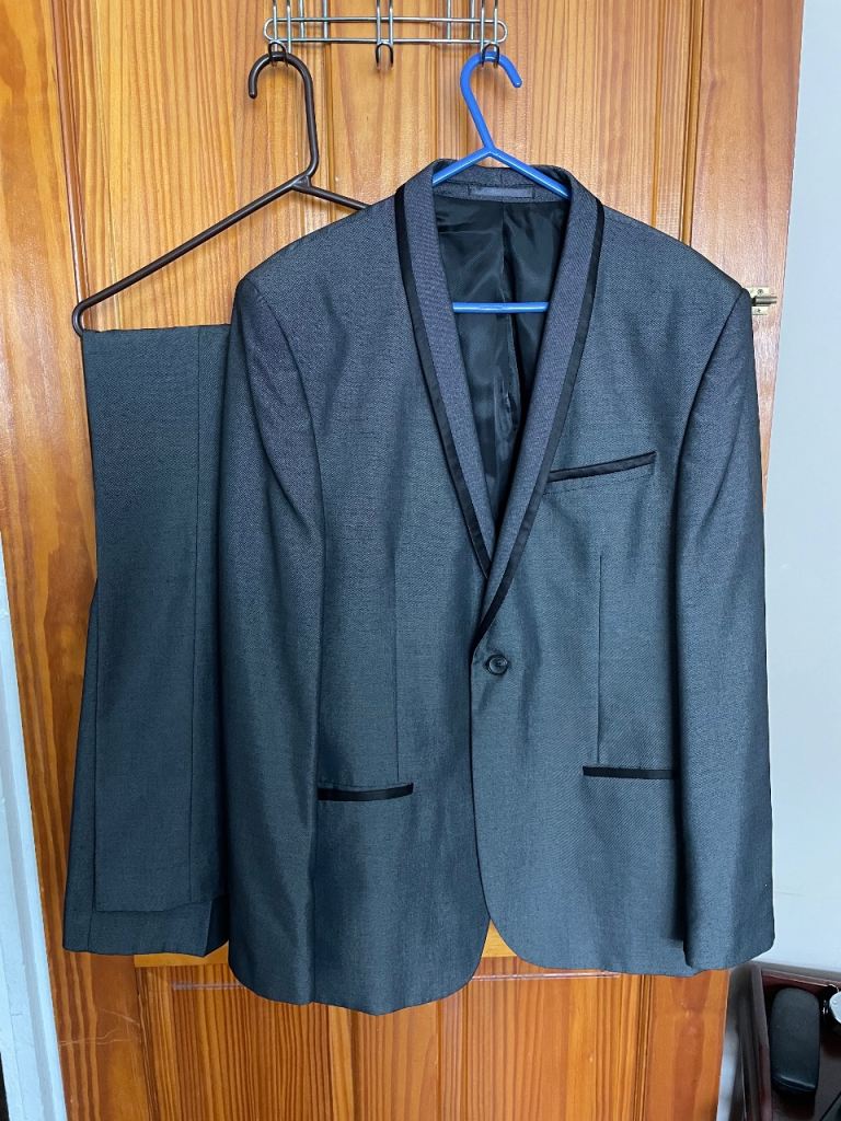 Like New. Men’s B&W Slim Fit Primark Grey Suit. Wedding. Occasion. Formal. Smart