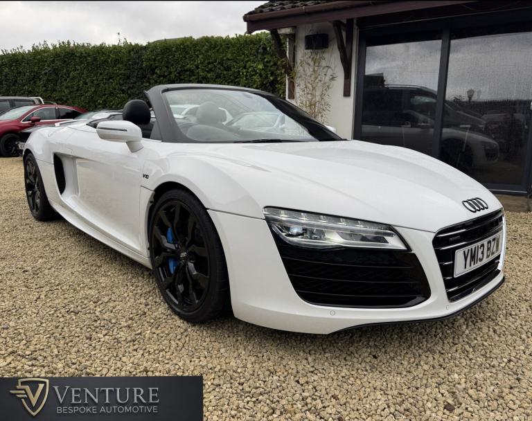 AUDI R8 5.2 FSI V10 White Auto Petrol 2013
