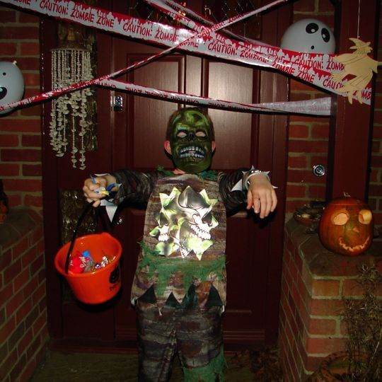 ZOMBIE HALLOWEEN OUTFIT - AGE 9 - 10