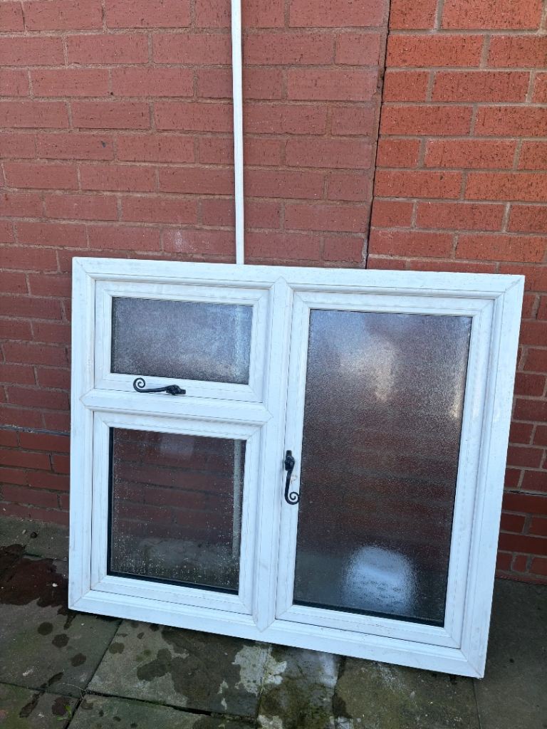 DOUBLE GLAZED WINDOW
