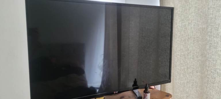 45" LG tv